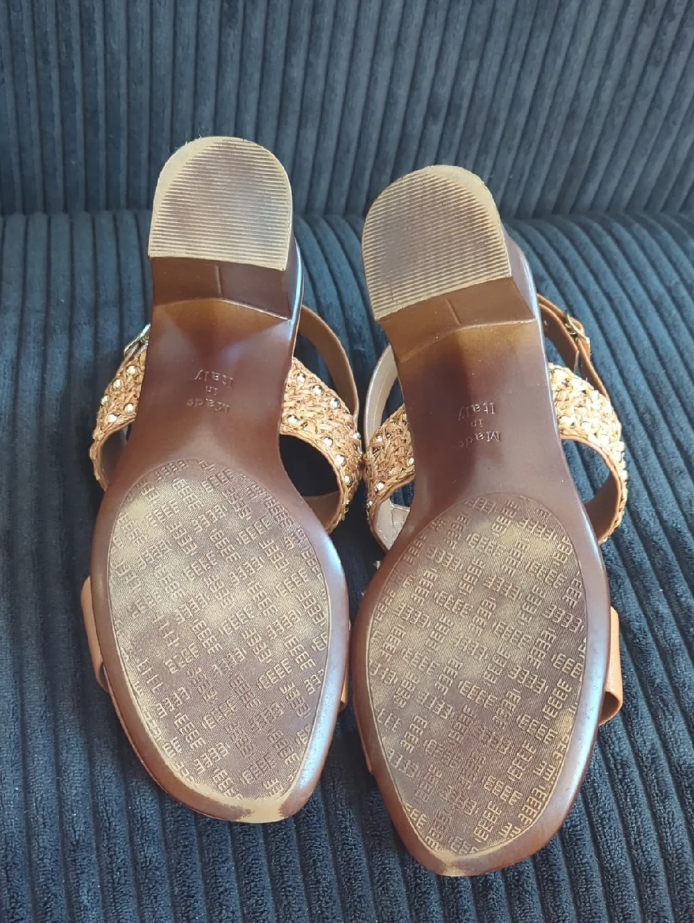 Italian Shoemakers Light Brown Woven Strap Sandals with Gold Accents Size 7 - Picture 5 of 6